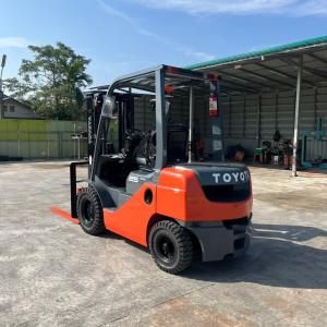 فوركلفت للإيجار في الدمام - عزم الرافعات